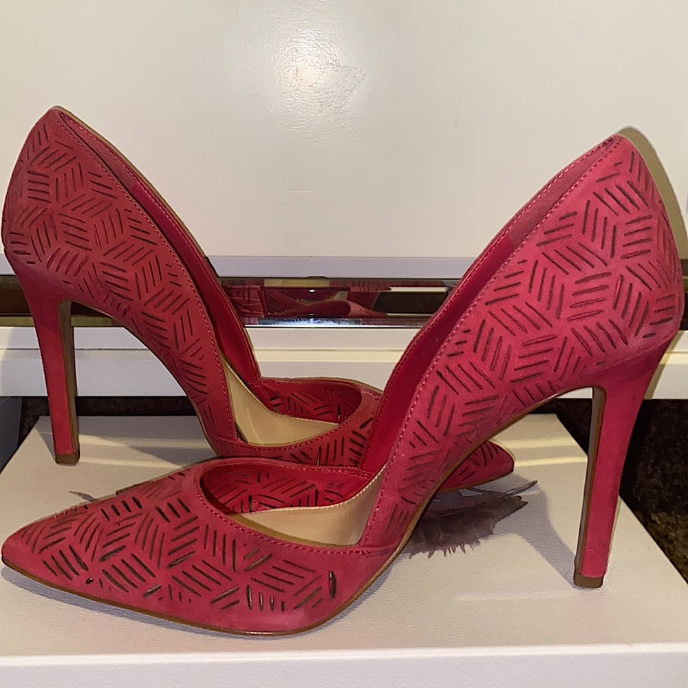 Jessica Simpson Rose Pink Laser-Cut Pointed Stiletto Pumps - Picture 5 of 6